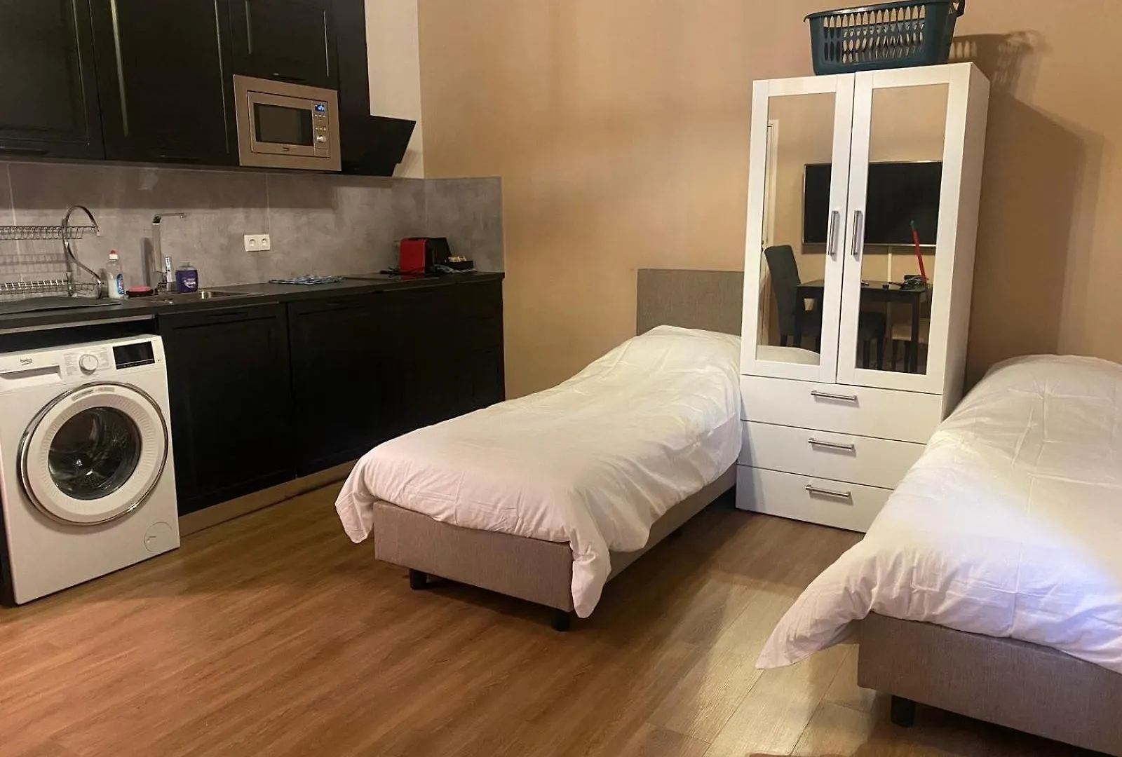 Rotterdam Inn Aparthotel